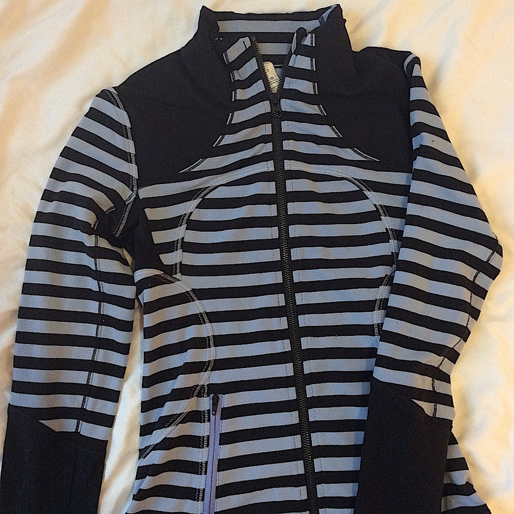 Lululemon Forme Jacket (polar haze and black)